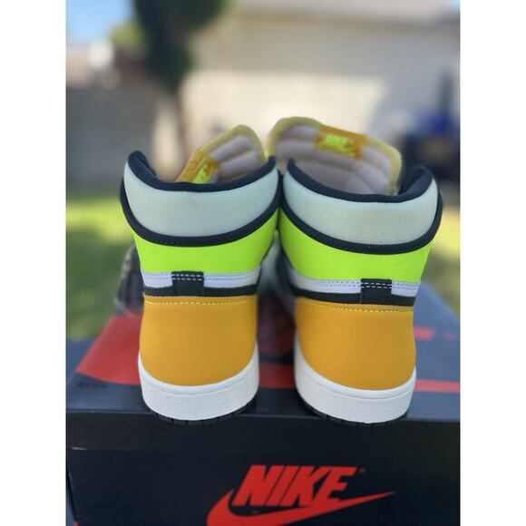 Brand New Nike Air Jordan Retro 1 Volt Gold 2021 Size 11 Authentic Black Toe OG main image 6